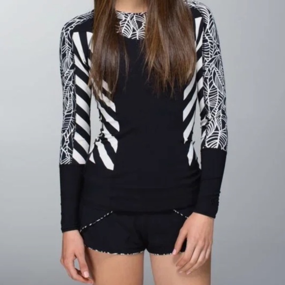 Lululemon Shanti Surf Rash Guard Black Small Steep Stripe Printed Black - Picture 6 of 7